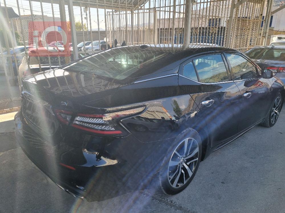 Nissan Maxima